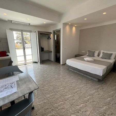 White Lily Suites & Lofts - Adults Only 16 Plus Perivolos  Buitenkant foto