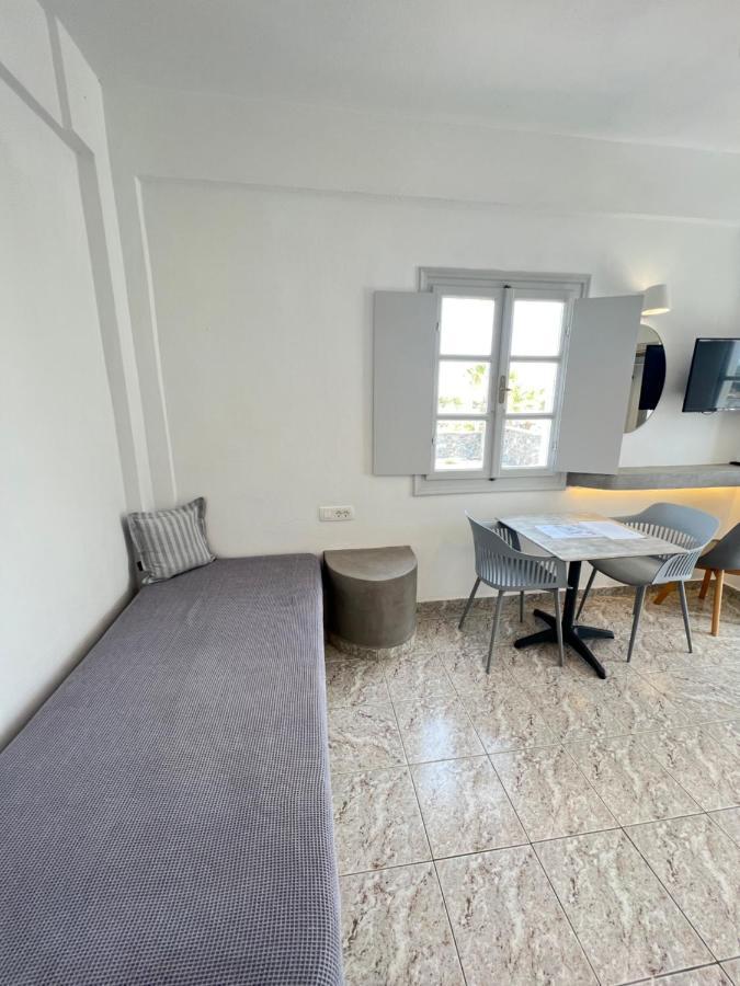 White Lily Suites & Lofts - Adults Only 16 Plus Perivolos  Buitenkant foto