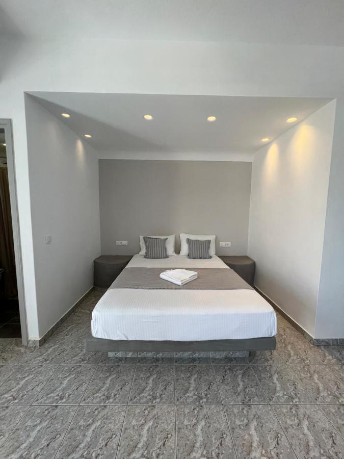White Lily Suites & Lofts - Adults Only 16 Plus Perivolos  Buitenkant foto