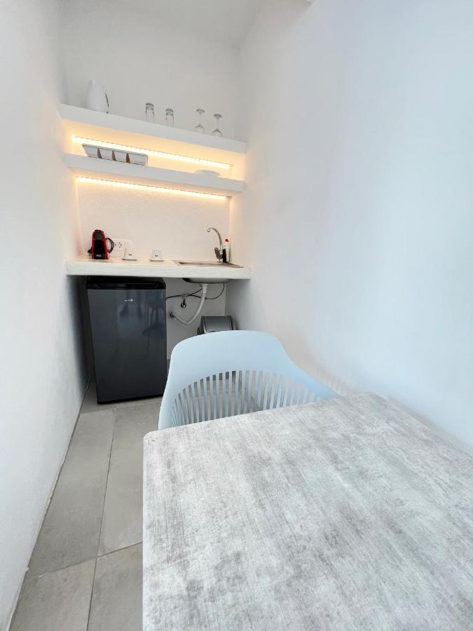 White Lily Suites & Lofts - Adults Only 16 Plus Perivolos  Buitenkant foto